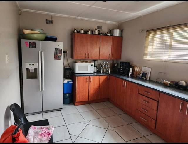 3 BEDROOM HOUSE FOR SALE IN SASOLBURG EXT 1